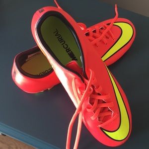 New Nike mercurial victory women sneakers NIB